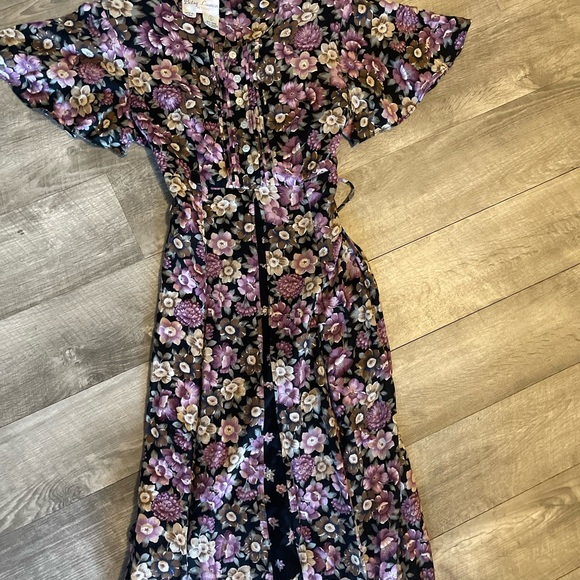 Betsy Lauren Floral Dress with Purple and Cream Blooms - Picture 3 of 4